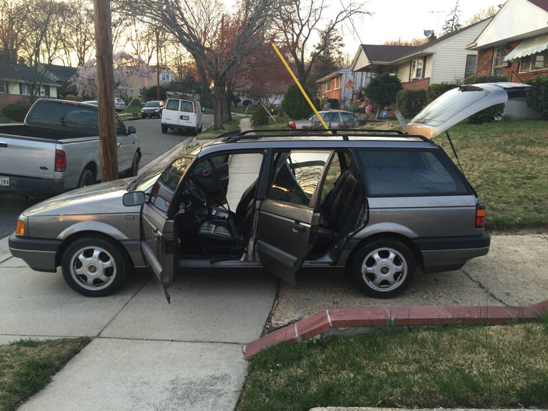 Illustration for article titled For $3,000, Could You See Wagoning In This 1993 VW Passat GLX VR6?